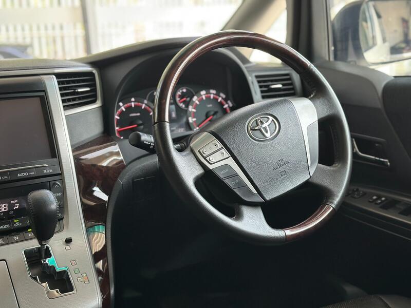TOYOTA VELLFIRE