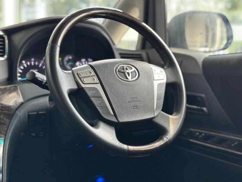 TOYOTA ALPHARD