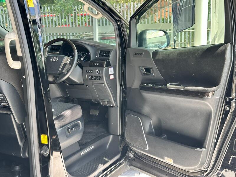 TOYOTA ALPHARD