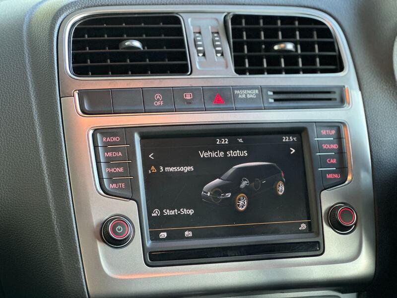 VOLKSWAGEN POLO