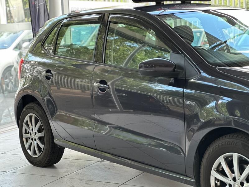 VOLKSWAGEN POLO